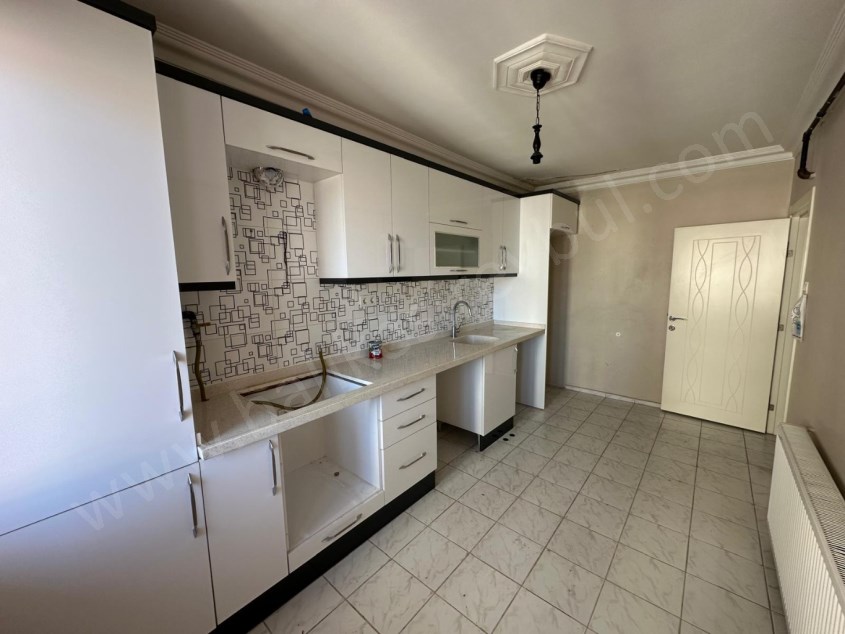 BALIKESİR KİRALIK DAİRE SAFİR DEN ÇARŞI MERKEZE YÜRÜME MES.KAYABEYDE 3+1 120 M2 KOMBİLİ 