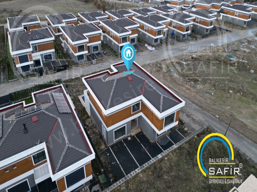 BALIKESİR SATILIK MÜSTALİK VİLLA SAFİR DEN KALAYCILAR 6+1 920 M2 ARSA İÇİNDE HAVUZLU MÜSTAKİL EV