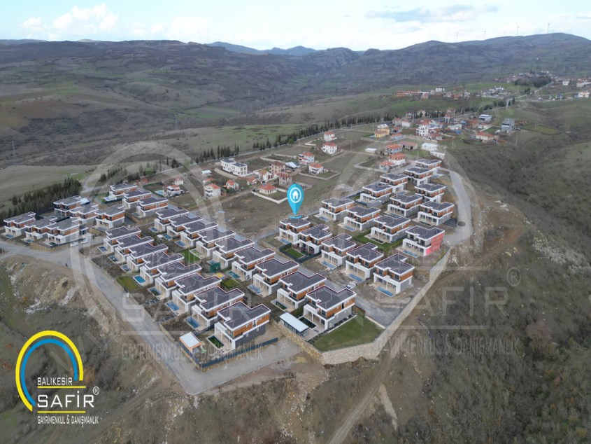 BALIKESİR SATILIK MÜSTALİK VİLLA SAFİR DEN KALAYCILAR 6+1 920 M2 ARSA İÇİNDE HAVUZLU MÜSTAKİL VİLLA