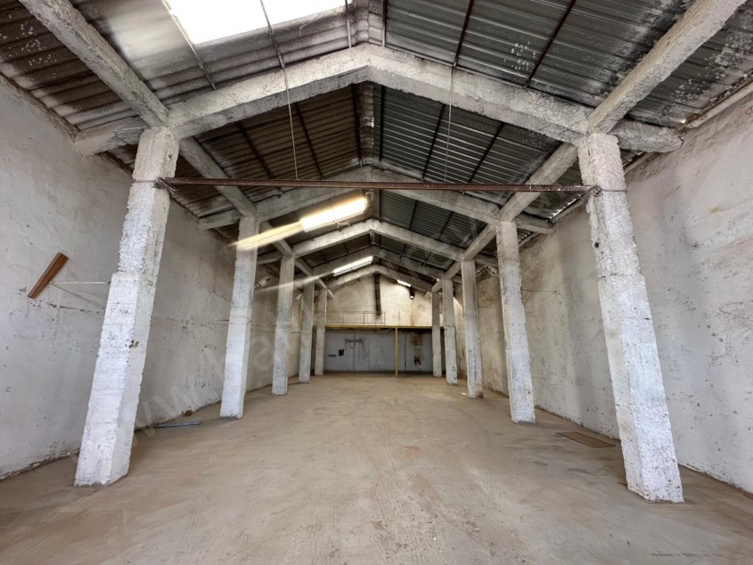 BALIKESİR KİRALIK DEPO SAFİR DEN KEPSUT CADDESİ ARKASI AVLU TARAFI 270 M2 KULLANIMA HAZIR DEPO 