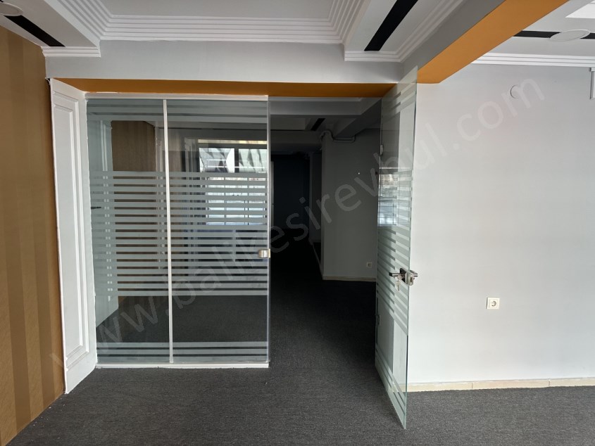 BALIKESİR KİRALIK OFİS BÜRO SAFİR DEN ÇARŞI MERKEZ ATALAR CAD.ÜZERİ 2+1 100 M2 KULLANIMA HAZIR  