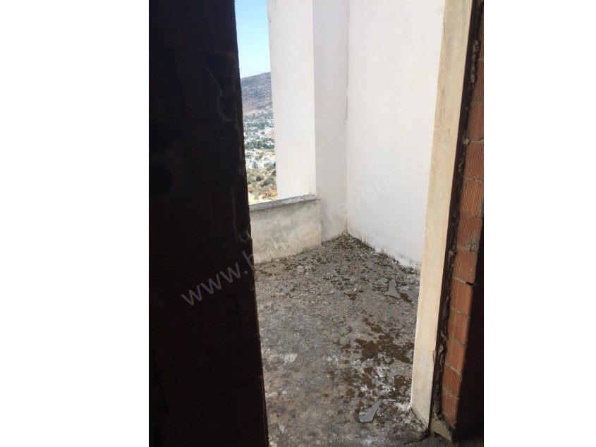 Bodrum Gündoğan Site İçinde Deniz Manzaralı Natamam Villa