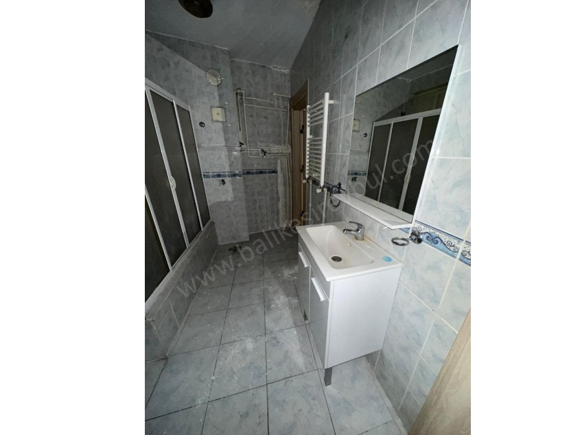 BALIKESİR KİRALIK OFİS BÜRO SAFİR DEN ÇARŞI MERKEZ ATALAR CADDESİ ÜZERİ 2+1 95 M2 ARAKAT KOMBİLİ