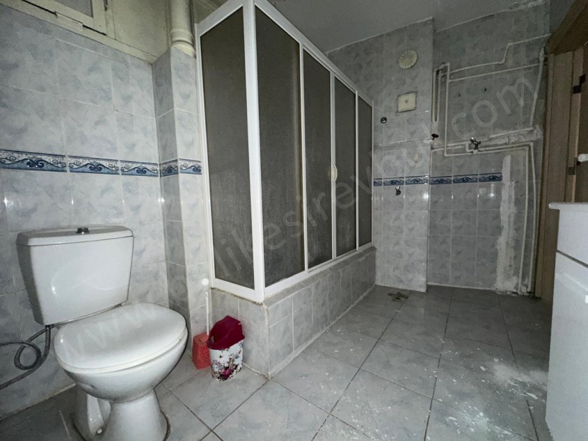 BALIKESİR KİRALIK OFİS BÜRO SAFİR DEN ÇARŞI MERKEZ ATALAR CADDESİ ÜZERİ 2+1 95 M2 ARAKAT KOMBİLİ