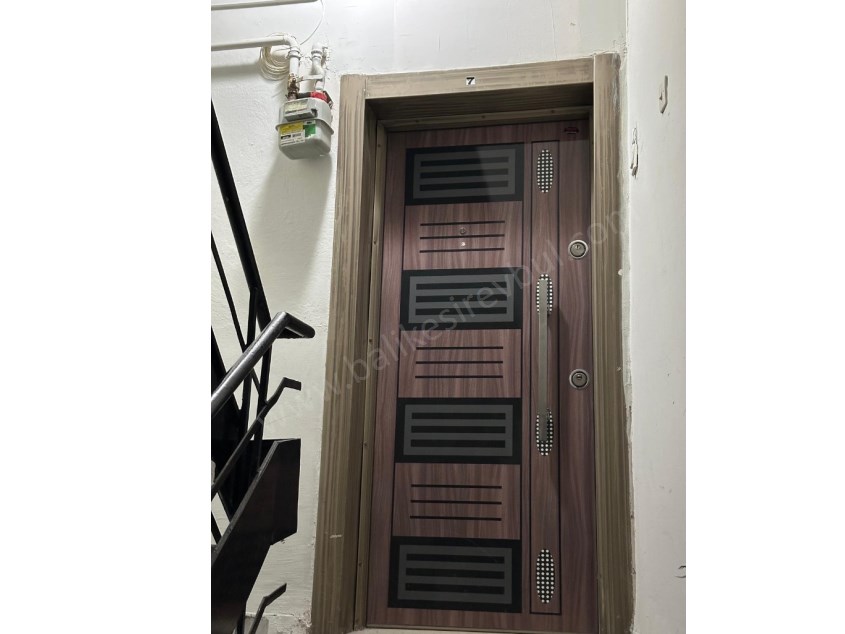 BALIKESİR KİRALIK OFİS BÜRO SAFİR DEN ÇARŞI MERKEZ ATALAR CADDESİ ÜZERİ 2+1 95 M2 ARAKAT KOMBİLİ