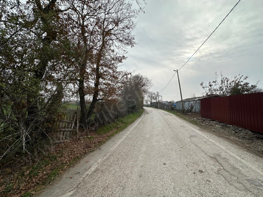 MANYAS SATILIK ARSA SAFİR DEN MANYAS PEYNİRKUYU KÖY İÇİNDE 1.590 M2 İMARLI ASFALT YOLA CEPHELİ ARSA