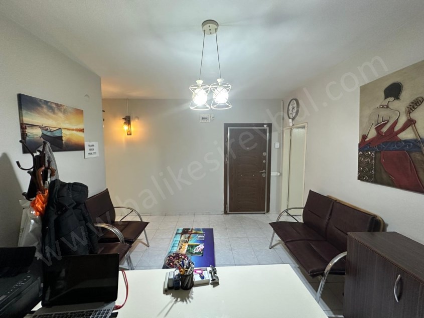 BALIKESİR SATILIK OFİS BÜRO SAFİR DEN NAZAR İŞHANINDA 2+1 73 M2 ASANSÖRLÜ ÖN CEPHE ARAKAT OFİS BÜRO