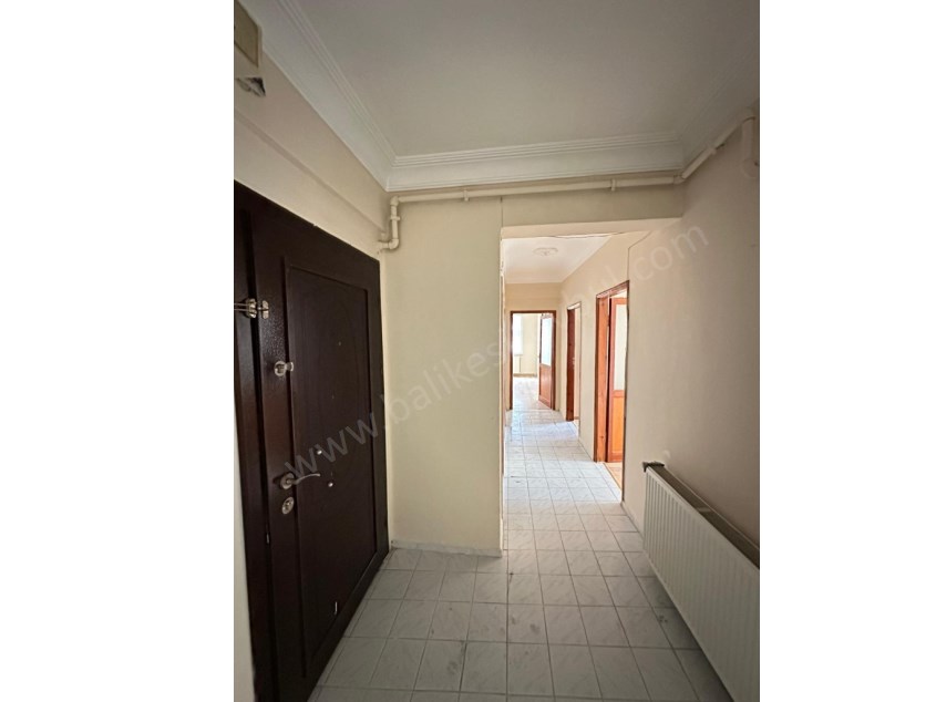 BALIKESİR SATILIK DAİRE SAFİR DEN ÇARŞI MERKEZE YÜRÜME MESAFESİNDE 3+1 105 M2 KOMBİLİ ARAKAT DAİRE