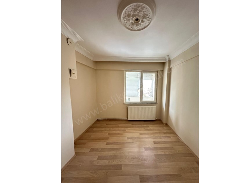 BALIKESİR SATILIK DAİRE SAFİR DEN ÇARŞI MERKEZE YÜRÜME MESAFESİNDE 3+1 105 M2 KOMBİLİ ARAKAT DAİRE