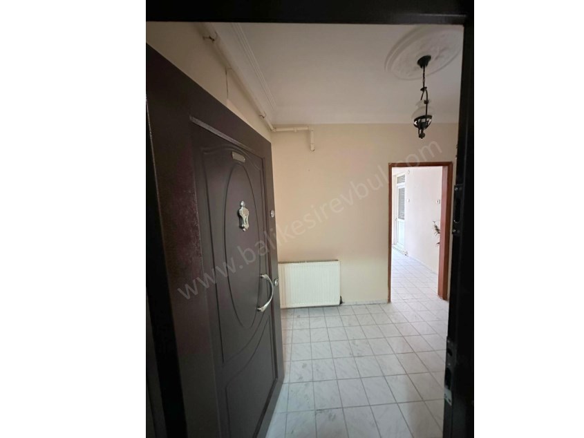 BALIKESİR SATILIK DAİRE SAFİR DEN ÇARŞI MERKEZE YÜRÜME MESAFESİNDE 3+1 105 M2 KOMBİLİ ARAKAT DAİRE