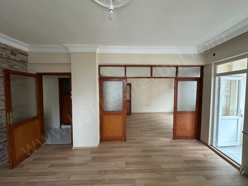 BALIKESİR SATILIK DAİRE SAFİR DEN ÇARŞI MERKEZE YÜRÜME MESAFESİNDE 3+1 105 M2 KOMBİLİ ARAKAT DAİRE
