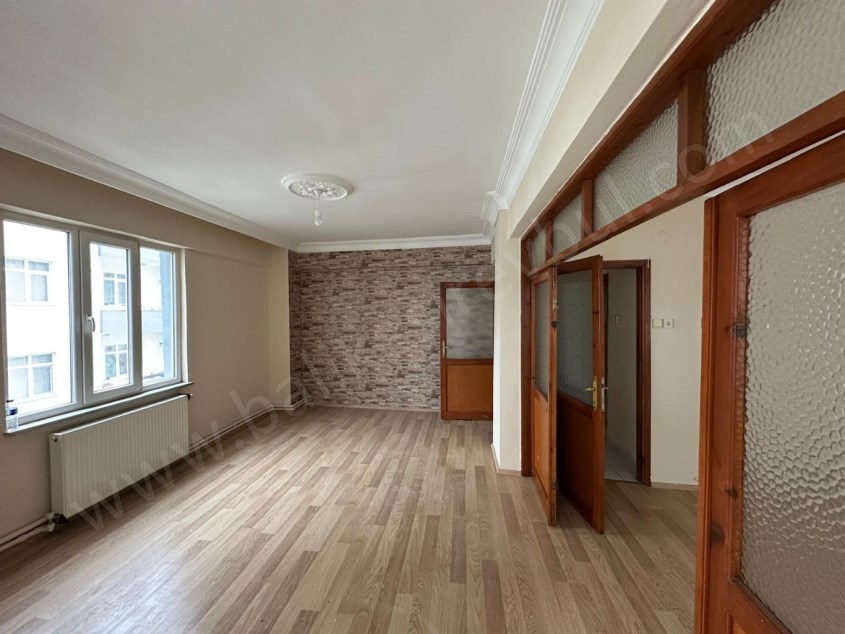 BALIKESİR SATILIK DAİRE SAFİR DEN ÇARŞI MERKEZE YÜRÜME MESAFESİNDE 3+1 105 M2 KOMBİLİ ARAKAT DAİRE