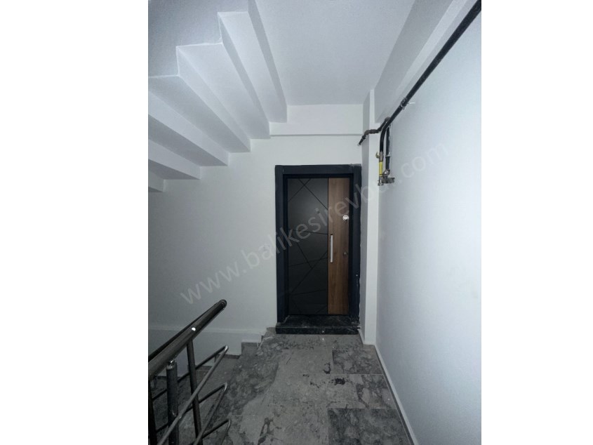  BALIKESİR KİRALIK DAİRE SAFİR DEN STADYUM YAKINI 2+1 62 M2 ASANSÖRLÜ SIFIR LUX SON KAT DAİRE