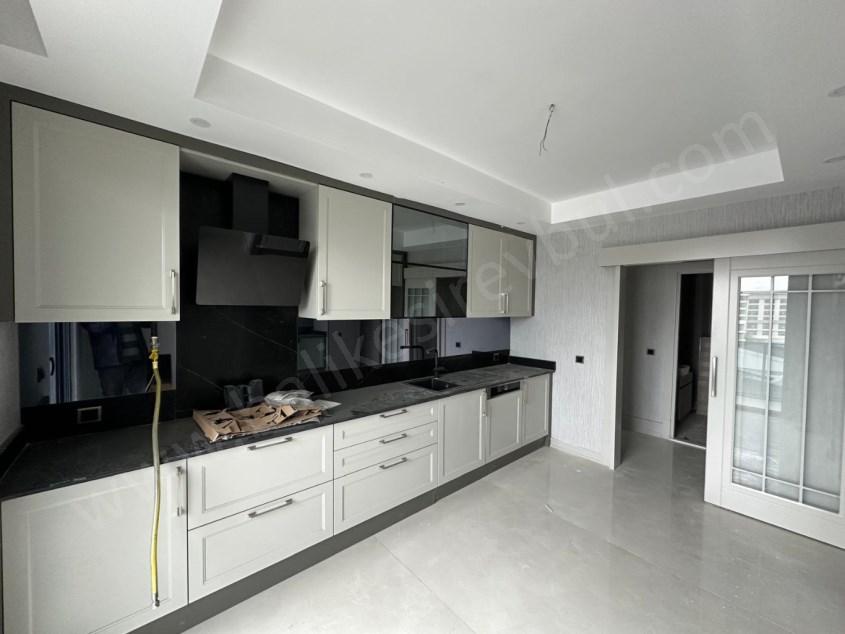 BALIKESİR KİRALIK DAİRE SAFİR DEN AYYILDIZ KONUTLARI 3+1 129 M2 HAVUZLU KAPALI OTOPARKLI LUX ARAKAT