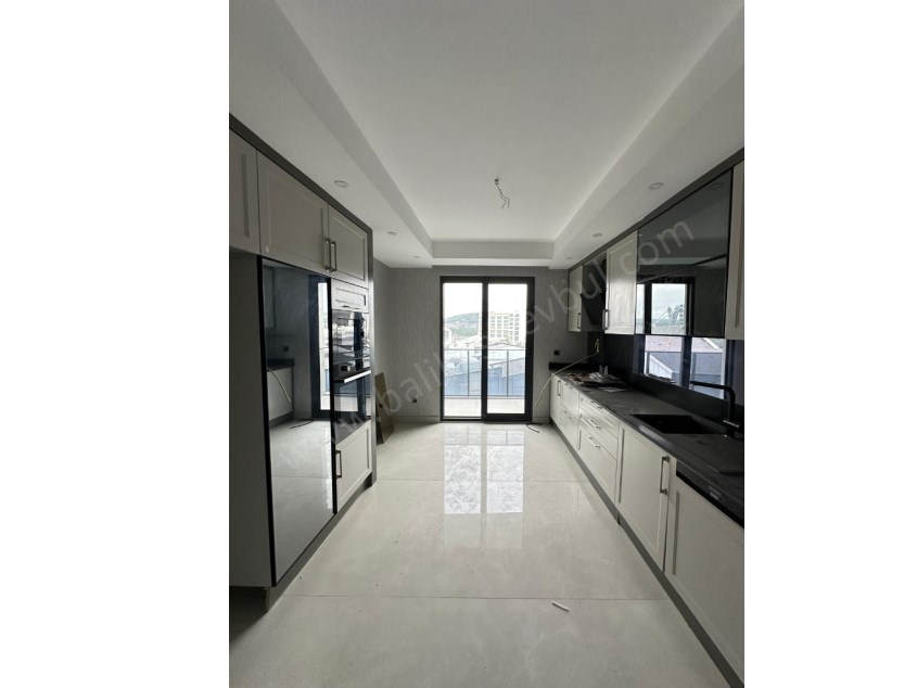 BALIKESİR KİRALIK DAİRE SAFİR DEN AYYILDIZ KONUTLARI 3+1 129 M2 HAVUZLU KAPALI OTOPARKLI LUX ARAKAT