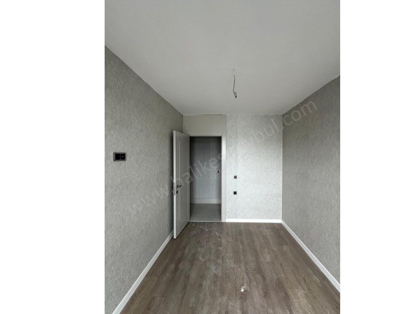 BALIKESİR KİRALIK DAİRE SAFİR DEN AYYILDIZ KONUTLARI 3+1 129 M2 HAVUZLU KAPALI OTOPARKLI LUX ARAKAT