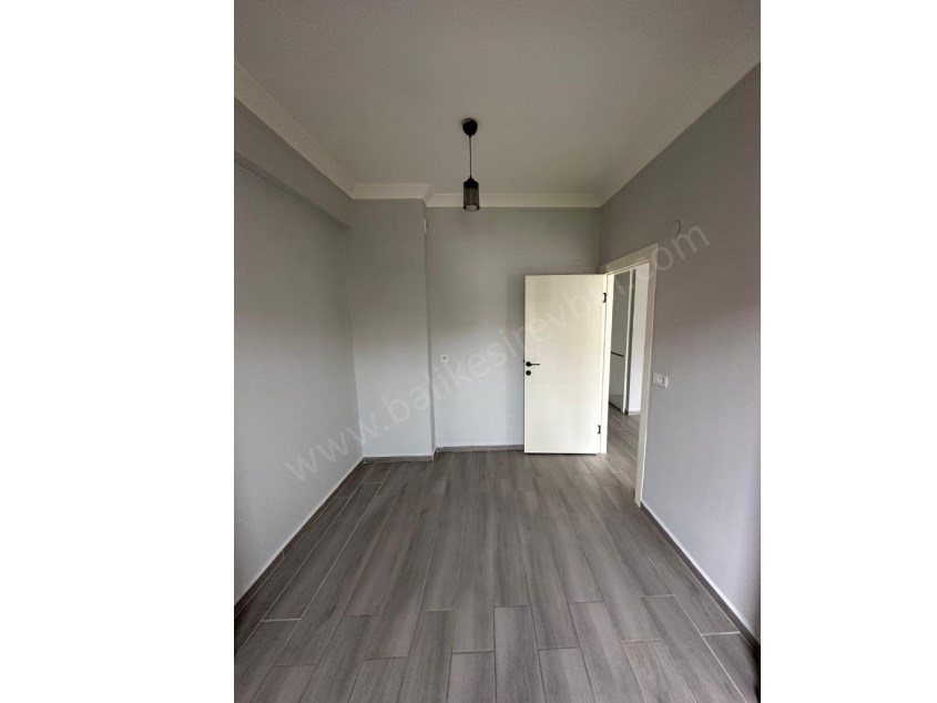 BALIKESİR KİRALIK DAİRE SAFİR DEN NECATİ EĞİTİM FAKÜLTESİ YAK.2+1 60 M2 ASANSÖRLÜ LUX SON KAT DAİRE