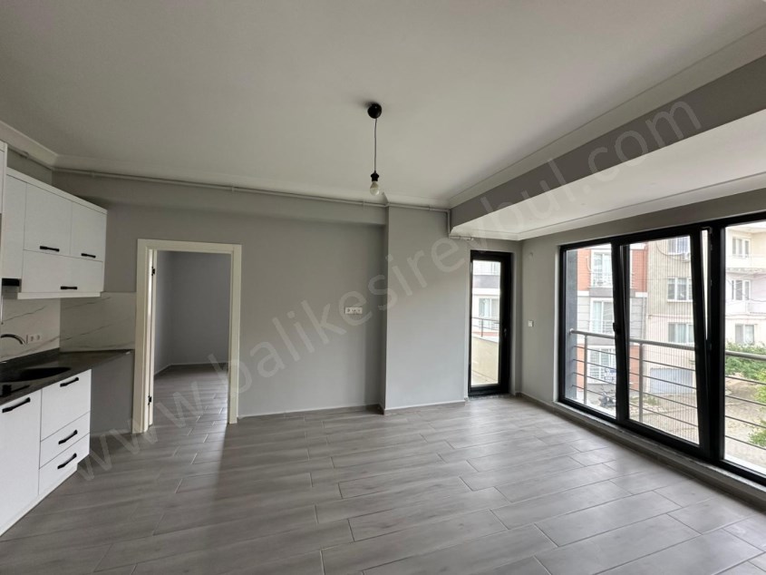 BALIKESİR KİRALIK DAİRE SAFİR DEN NECATİ EĞİTİM FAKÜLTESİ YAK.2+1 60 M2 ASANSÖRLÜ LUX SON KAT DAİRE