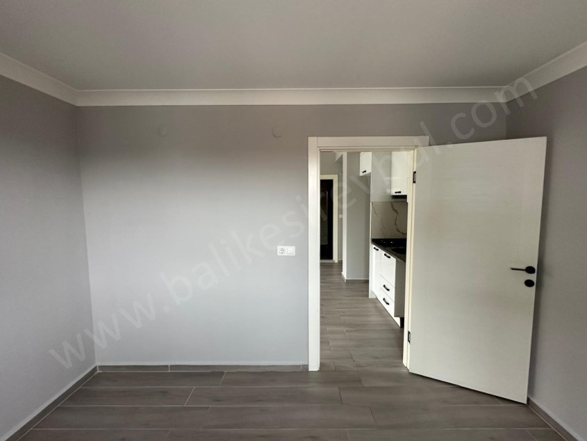 BALIKESİR KİRALIK DAİRE SAFİR DEN NECATİ EĞİTİM FAKÜLTESİ YAK.2+1 60 M2 ASANSÖRLÜ LUX SON KAT DAİRE
