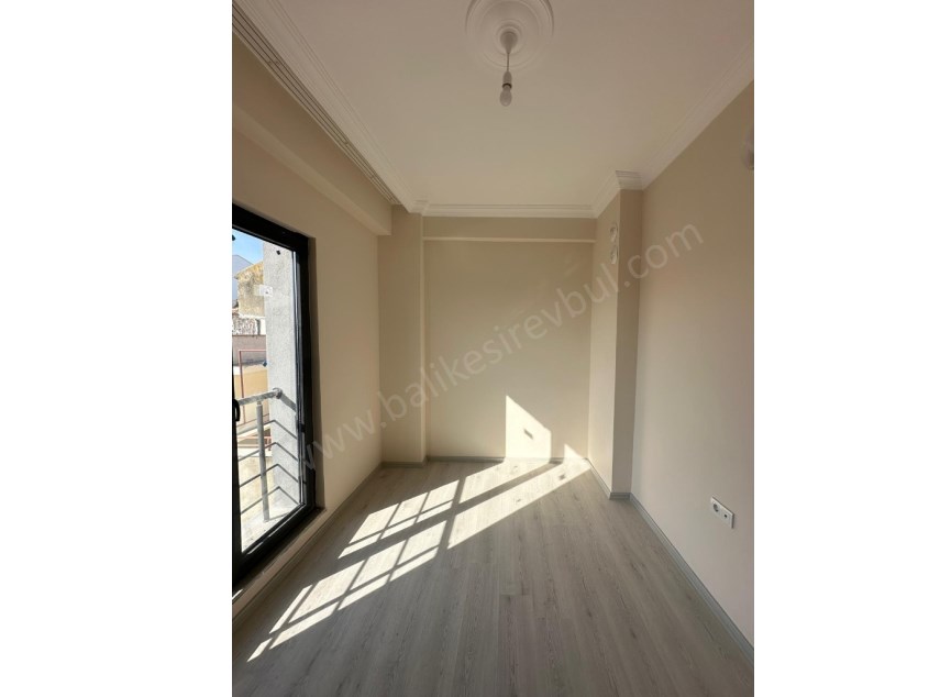 BALIKESİR KİRALIK DAİRE SAFİR DEN GAZİOSMANPAŞA DOKUMA CAD.ORGANİZE YAK.2+1 AMERİKAN MUTFAKLI ARAKAT