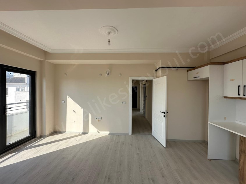 BALIKESİR KİRALIK DAİRE SAFİR DEN GAZİOSMANPAŞA DOKUMA CAD.ORGANİZE YAK.2+1 AMERİKAN MUTFAKLI ARAKAT