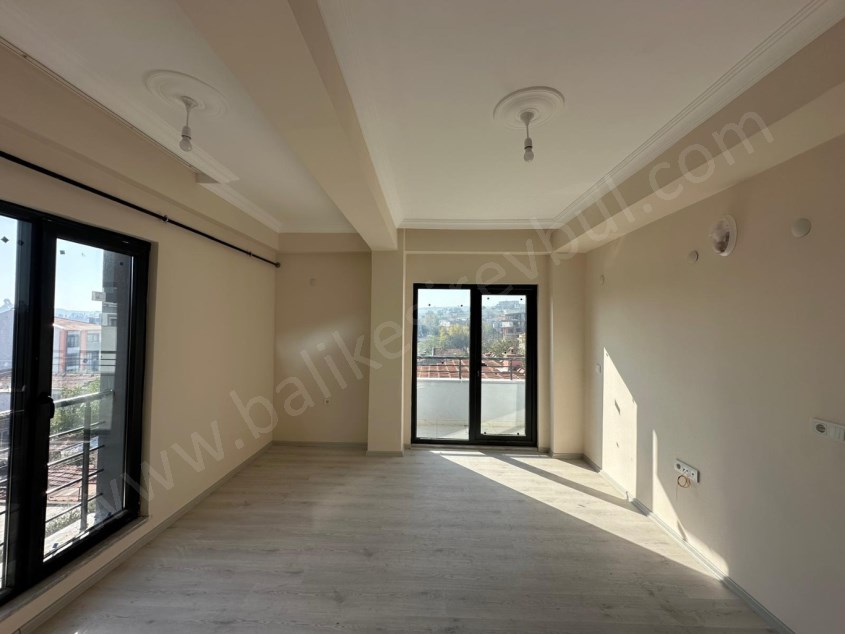 BALIKESİR KİRALIK DAİRE SAFİR DEN GAZİOSMANPAŞA DOKUMA CAD.ORGANİZE YAK.2+1 AMERİKAN MUTFAKLI ARAKAT