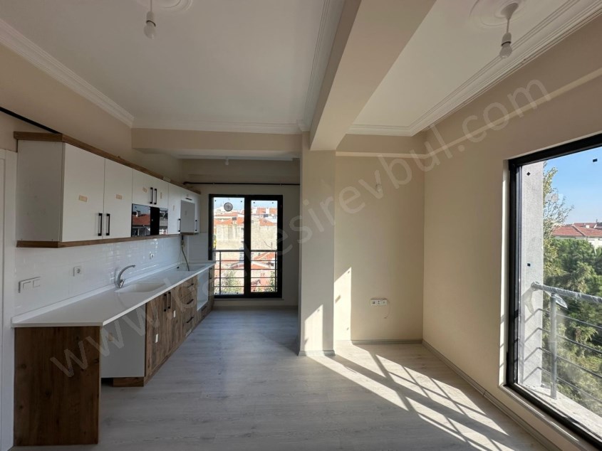 BALIKESİR KİRALIK DAİRE SAFİR DEN GAZİOSMANPAŞA DOKUMA CD.ORGANİZE YAK.2+1 AMERİKAN MUTFAKLI SON KAT
