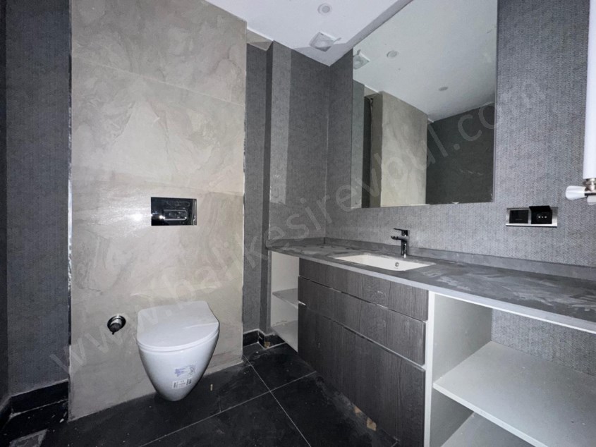 BALIKESİR KİRALIK DAİRE SAFİR DEN AYYILDIZ KONUTLARI 3+1 133 M2 HAVUZLU KAPALI OTOPARKLI LUX ARAKAT