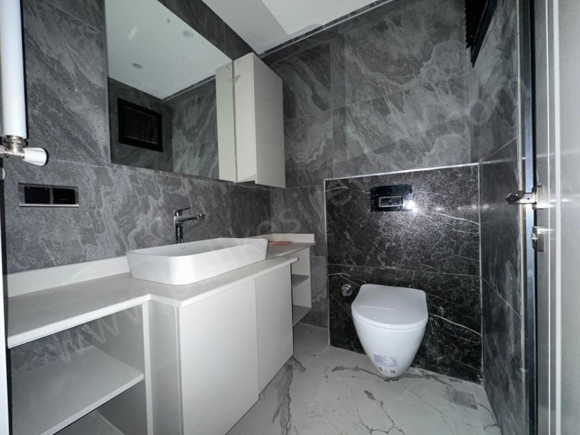 BALIKESİR KİRALIK DAİRE SAFİR DEN AYYILDIZ KONUTLARI 3+1 133 M2 HAVUZLU KAPALI OTOPARKLI LUX ARAKAT