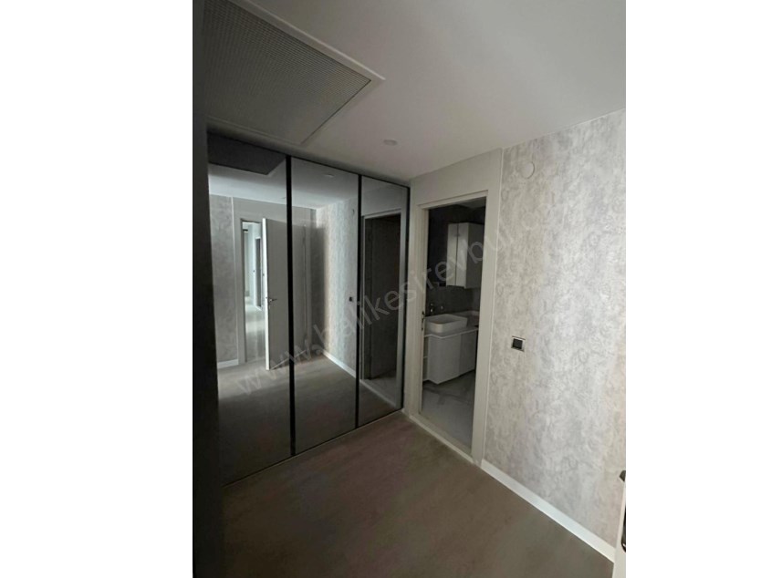 BALIKESİR KİRALIK DAİRE SAFİR DEN AYYILDIZ KONUTLARI 3+1 133 M2 HAVUZLU KAPALI OTOPARKLI LUX SON KAT