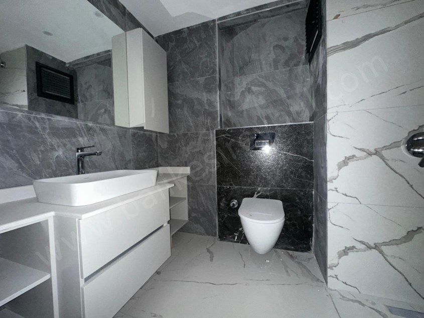 BALIKESİR KİRALIK DAİRE SAFİR DEN AYYILDIZ KONUTLARI 3+1 133 M2 HAVUZLU KAPALI OTOPARKLI LUX SON KAT