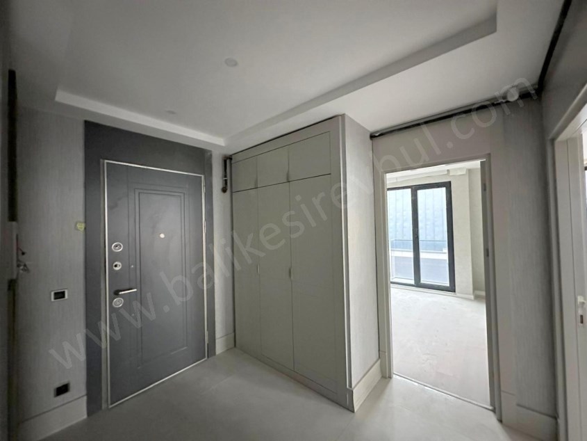 BALIKESİR KİRALIK DAİRE SAFİR DEN AYYILDIZ KONUTLARI 3+1 133 M2 HAVUZLU KAPALI OTOPARKLI LUX SON KAT