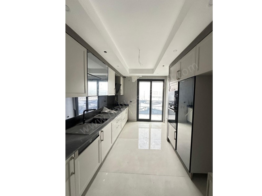 BALIKESİR KİRALIK DAİRE SAFİR DEN AYYILDIZ KONUTLARI 3+1 133 M2 HAVUZLU KAPALI OTOPARKLI LUX SON KAT