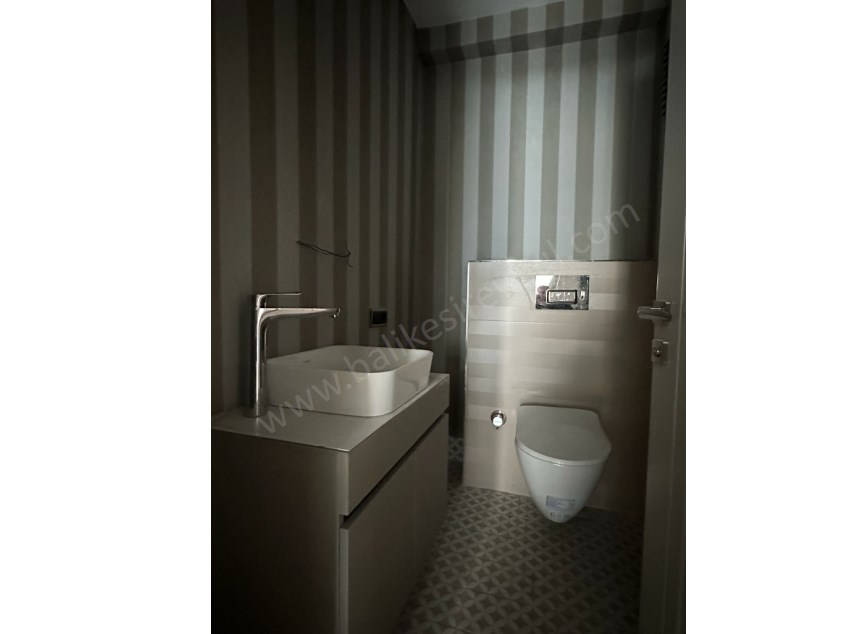 BALIKESİR KİRALIK DAİRE SAFİR DEN AYYILDIZ KONUTLARI 3+1 133 M2 HAVUZLU KAPALI OTOPARKLI LUX ARAKAT