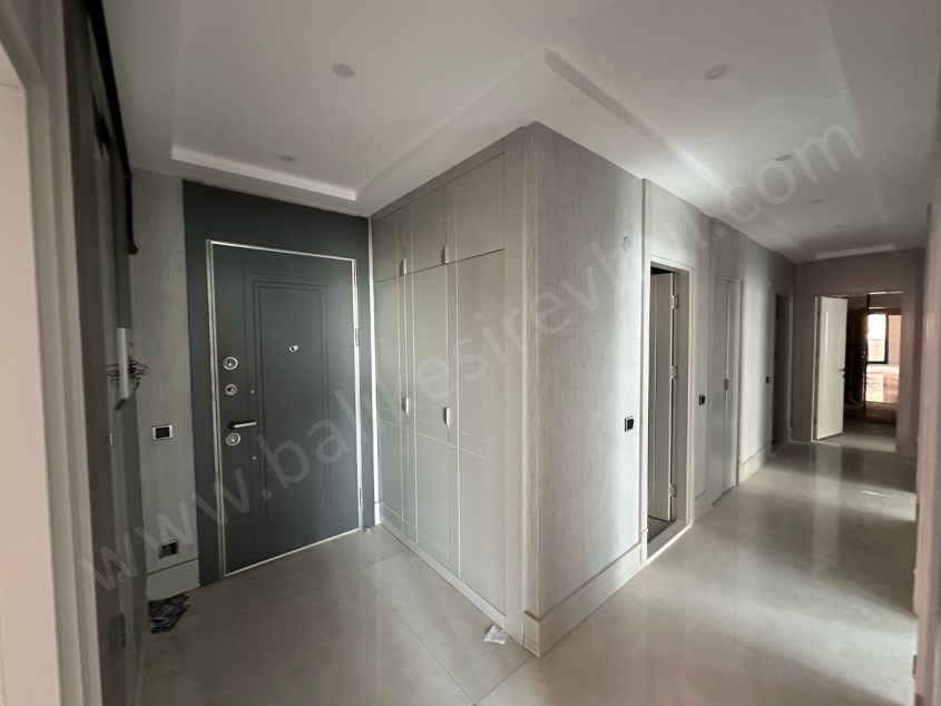 BALIKESİR KİRALIK DAİRE SAFİR DEN AYYILDIZ KONUTLARI 3+1 133 M2 HAVUZLU KAPALI OTOPARKLI LUX ARAKAT