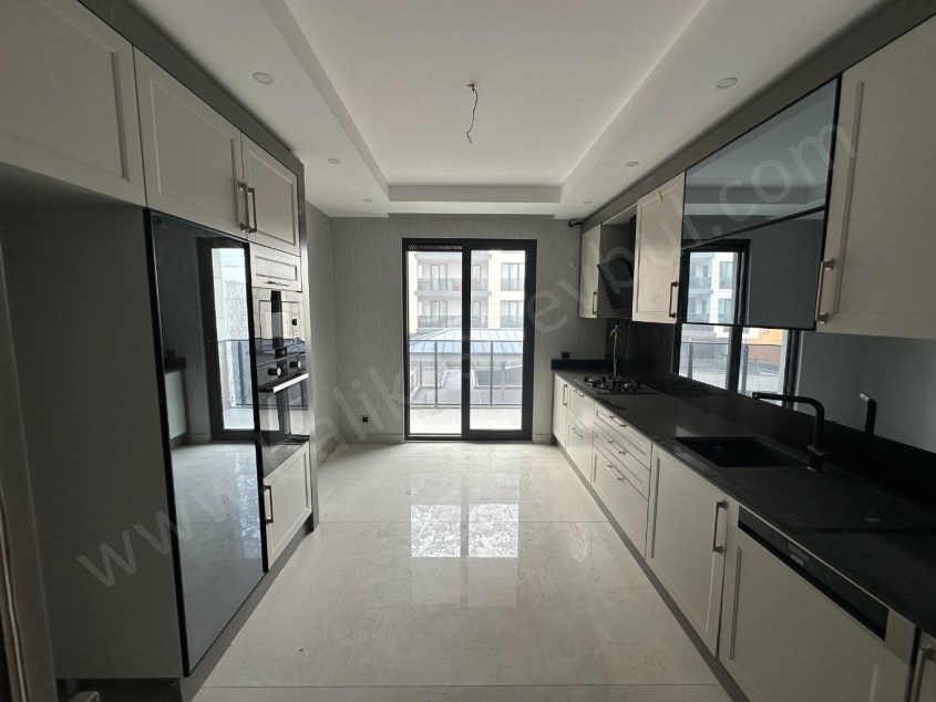BALIKESİR KİRALIK DAİRE SAFİR DEN AYYILDIZ KONUTLARI 3+1 133 M2 HAVUZLU KAPALI OTOPARKLI LUX ARAKAT