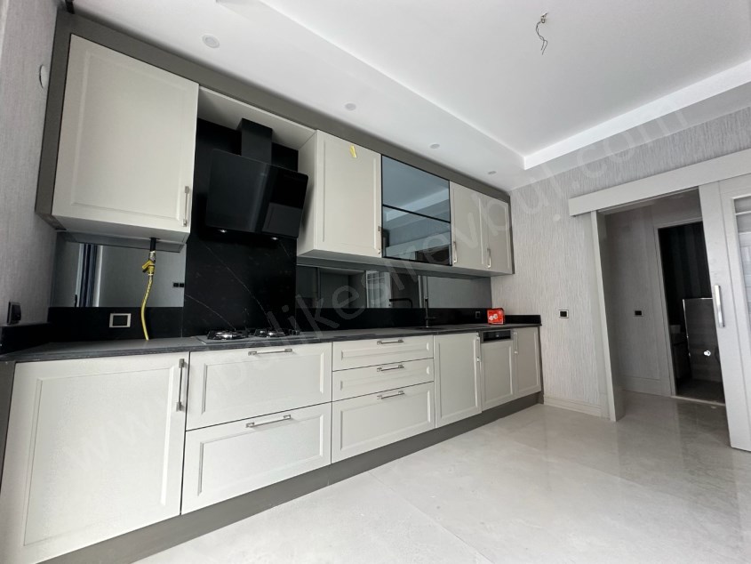 BALIKESİR KİRALIK DAİRE SAFİR DEN AYYILDIZ KONUTLARI 3+1 133 M2 HAVUZLU KAPALI OTOPARKLI LUX ARAKAT