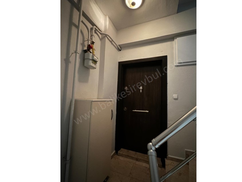 BALIKESİR KİRALIK DAİRE  SAFİR DEN YILDIRIM CAD.ÜZERİ 3+1 120 M2 AMERİKAN MUTFAKLI KOMBİLİ DAİRE