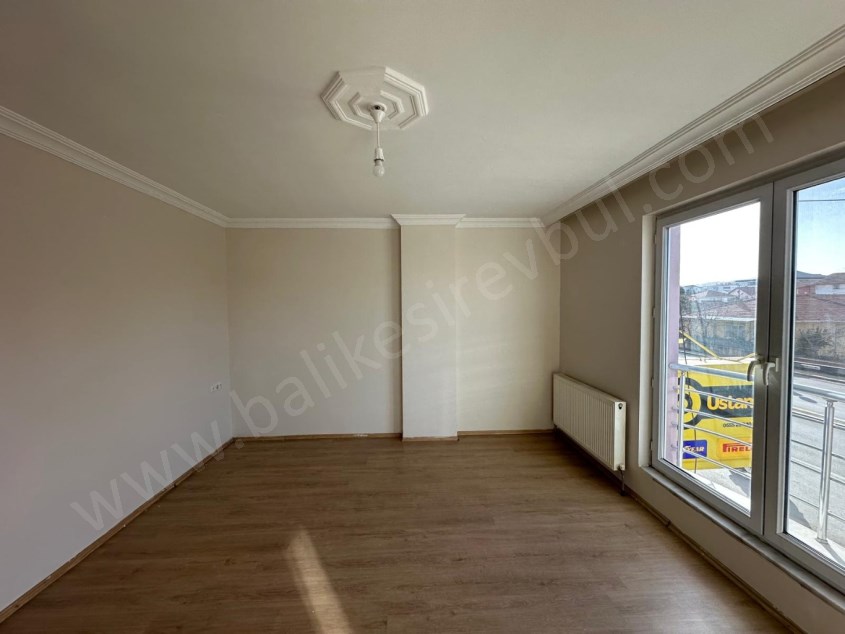 BALIKESİR KİRALIK DAİRE  SAFİR DEN YILDIRIM CAD.ÜZERİ 3+1 120 M2 AMERİKAN MUTFAKLI KOMBİLİ DAİRE