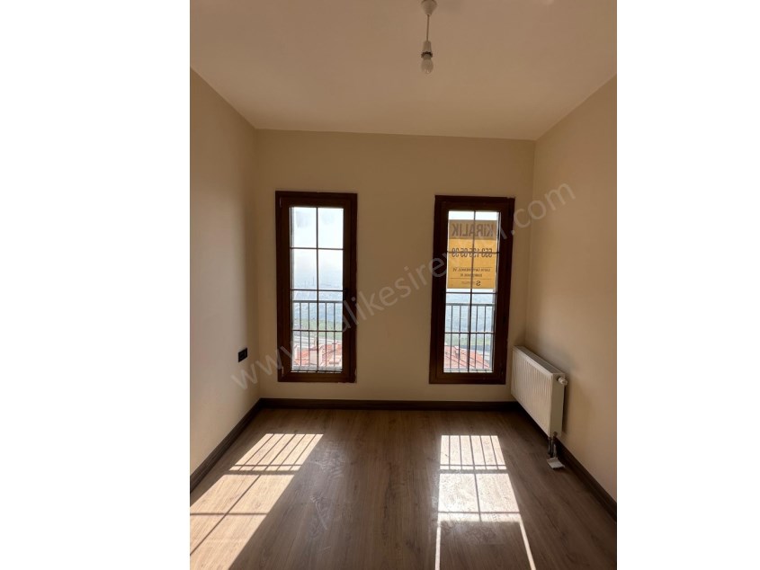 BALIKESİR KİRALIK DAİRE SAFİR DEN KUVAİ MİLLİYE TOKİ 2.ETAPTA 3+1 110 M2 FULL ŞEHİR MANZARALI ARAKAT
