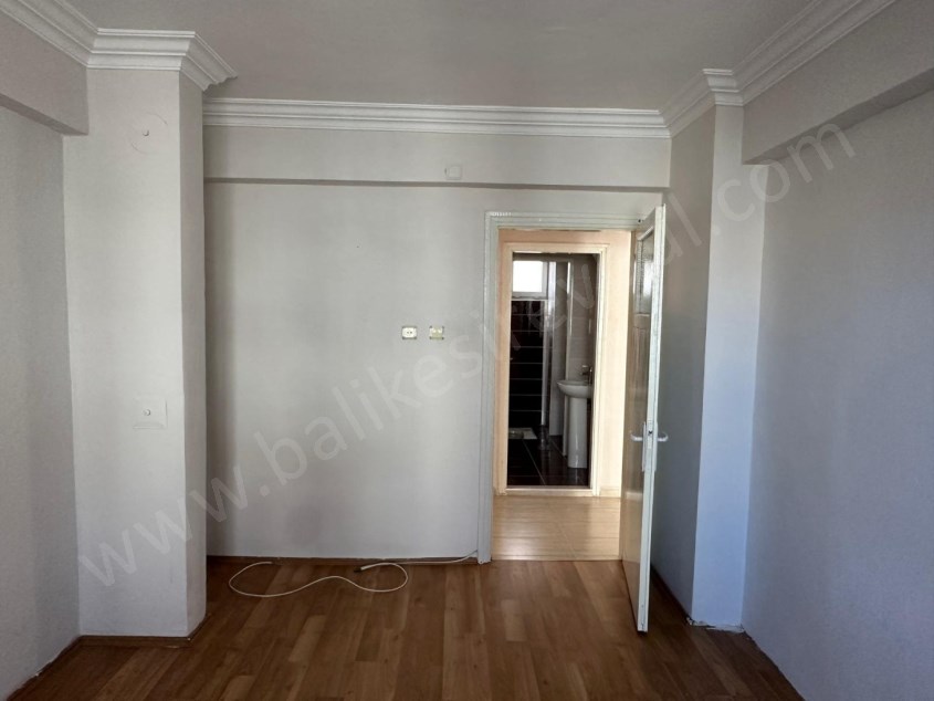 BALIKESİR KİRALIK DAİRE SAFİR DEN ADNAN MENDERES HUZUREVİ YANI 3+1 105 M2 KOMBİLİ YÜKSEK GİRİŞ DAİRE