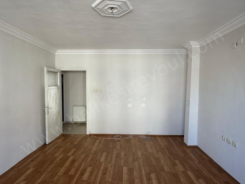 BALIKESİR KİRALIK DAİRE SAFİR DEN ADNAN MENDERES HUZUREVİ YANI 3+1 105 M2 KOMBİLİ YÜKSEK GİRİŞ DAİRE