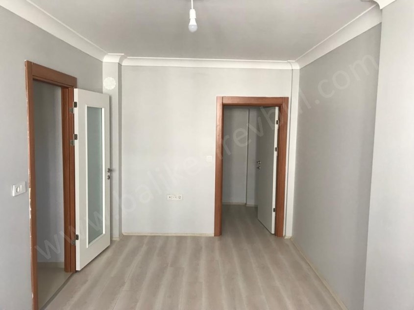 BALIKESİR KİRALIK DAİRE SAFİR DEN ÇEVREYOLU YAKINI AYRI MUTFAKLI 1+1 70M2 ASANSÖRLÜ BODRUM KAT DAİRE