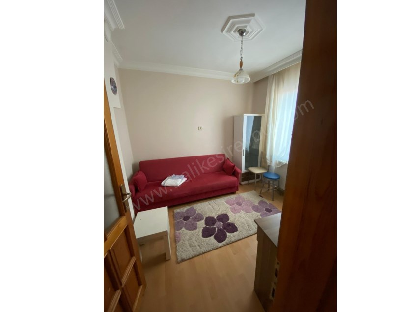 BALIKESİR KİRALIK DAİRE SAFİR DEN SÜTLÜCE ŞOFÖR EVLERİNDE 3+1 130 M2 FULL EŞYALI KOMBİLİ ARAKAT 