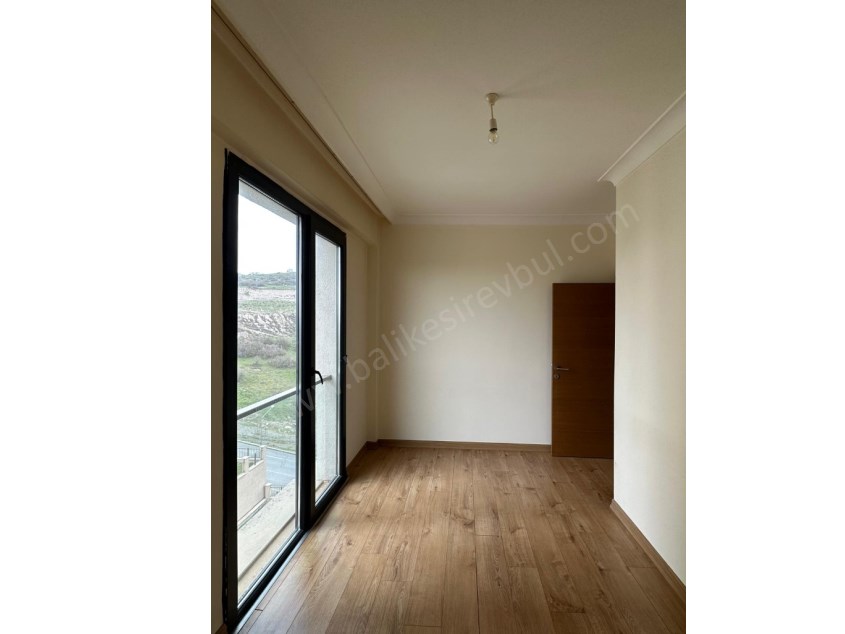 BALIKESİR KİRALIK DAİRE SAFİR DEN YENİ KARESİ BALTOKTA 3+1 97 M2 ASANSÖRLÜ LUX ARAKAT DAİRE