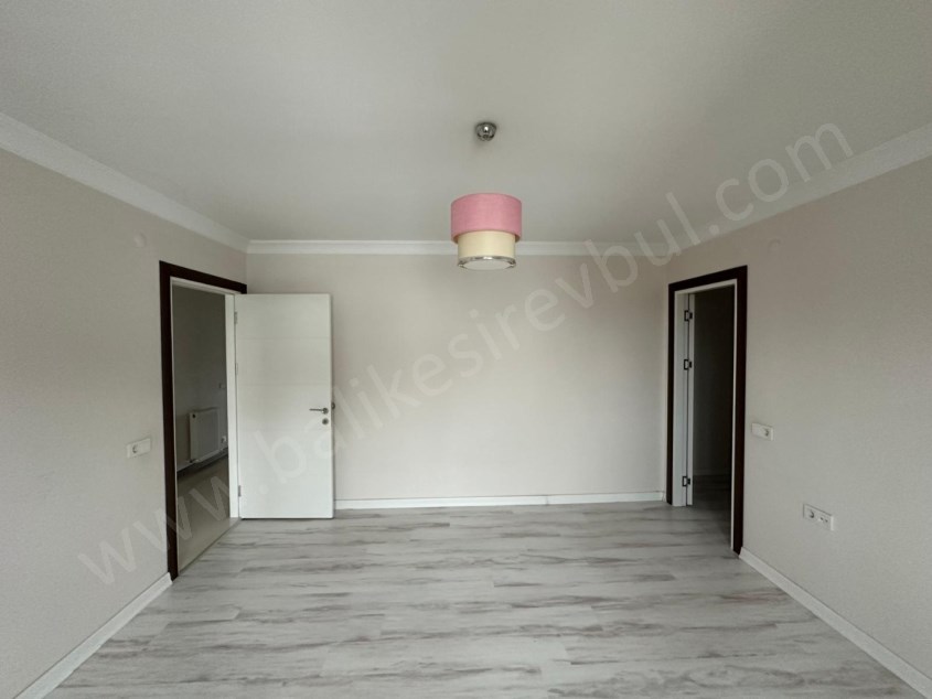 BALIKESİR KİRALIK DAİRE SAFİR DEN HAVA LOJMANLARI İZMİR YOLU ÜZERİ 3+1 160 M2 ASANSÖRLÜ LUX DAİRE