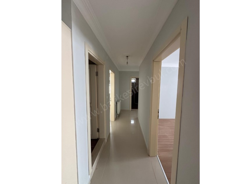 BALIKESİR KİRALIK DAİRE SAFİR DEN BAHÇELİEVLER ASUVA PARK YAKINI MEVKİİ YERDE 3+1 130 M2 DAİRE