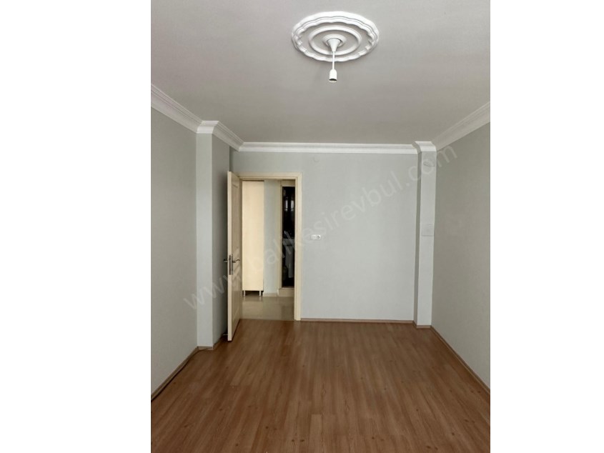 BALIKESİR KİRALIK DAİRE SAFİR DEN BAHÇELİEVLER ASUVA PARK YAKINI MEVKİİ YERDE 3+1 130 M2 DAİRE