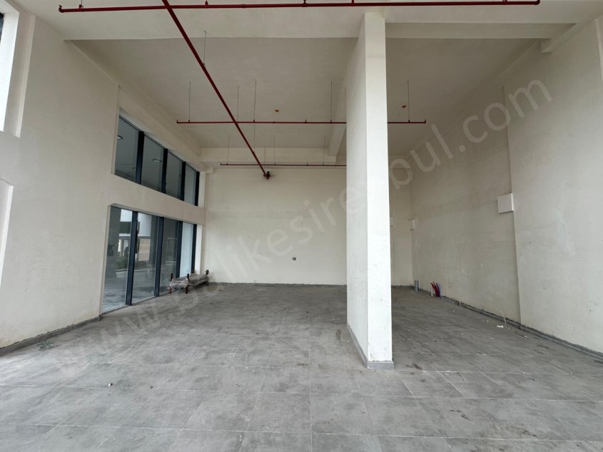 BALIKESİR KİRALIK DÜKKAN SAFİR DEN AYYILDIZ KONUTLARINDA 145 M2 10 BURDA AVM YANI  KÖŞE DÜKKAN