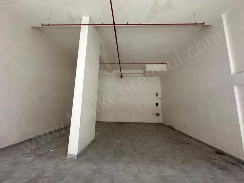 BALIKESİR KİRALIK DÜKKAN SAFİR DEN AYYILDIZ KONUTLARINDA 253 M2 10 BURDA AVM YANI İÇ CEPHE DÜKKAN